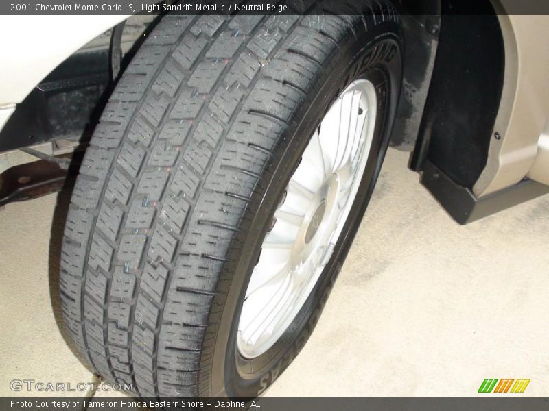 Light Sandrift Metallic / Neutral Beige 2001 Chevrolet Monte Carlo LS