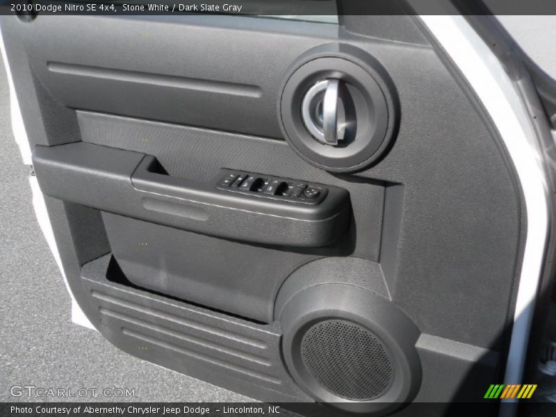Stone White / Dark Slate Gray 2010 Dodge Nitro SE 4x4