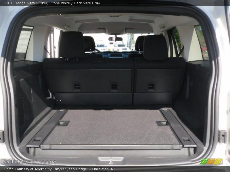 Stone White / Dark Slate Gray 2010 Dodge Nitro SE 4x4