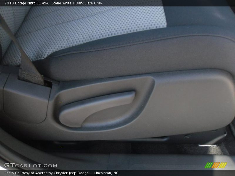 Stone White / Dark Slate Gray 2010 Dodge Nitro SE 4x4