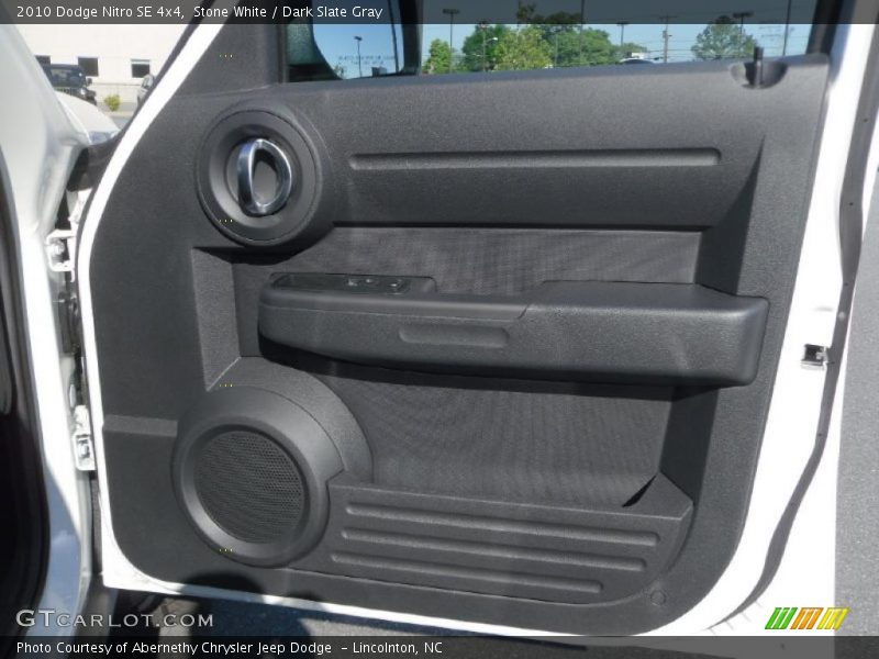 Stone White / Dark Slate Gray 2010 Dodge Nitro SE 4x4