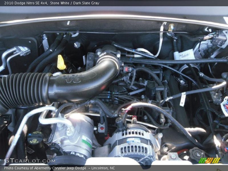Stone White / Dark Slate Gray 2010 Dodge Nitro SE 4x4