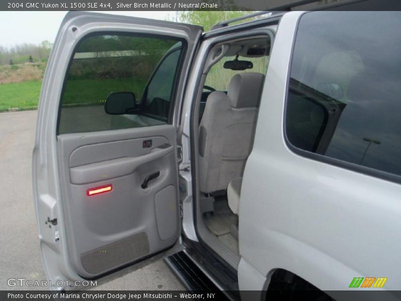 Silver Birch Metallic / Neutral/Shale 2004 GMC Yukon XL 1500 SLE 4x4