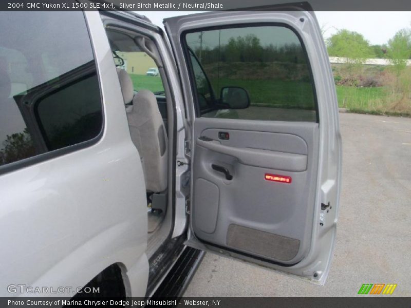 Silver Birch Metallic / Neutral/Shale 2004 GMC Yukon XL 1500 SLE 4x4