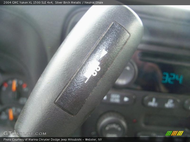 Silver Birch Metallic / Neutral/Shale 2004 GMC Yukon XL 1500 SLE 4x4
