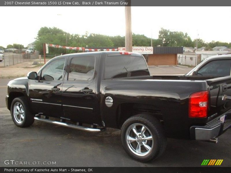 Black / Dark Titanium Gray 2007 Chevrolet Silverado 1500 LS Crew Cab