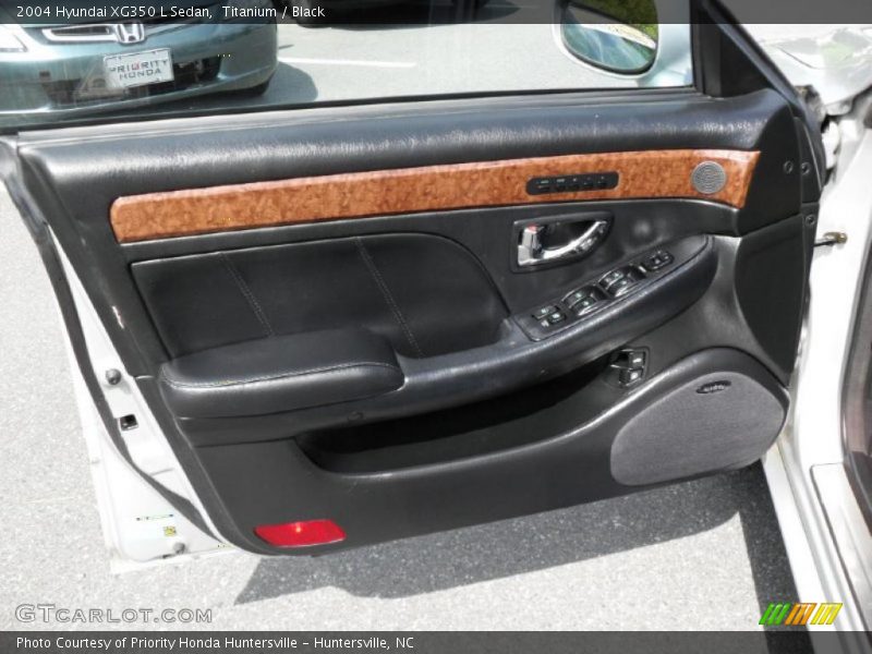Titanium / Black 2004 Hyundai XG350 L Sedan