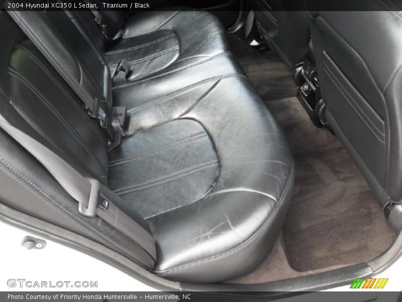Titanium / Black 2004 Hyundai XG350 L Sedan