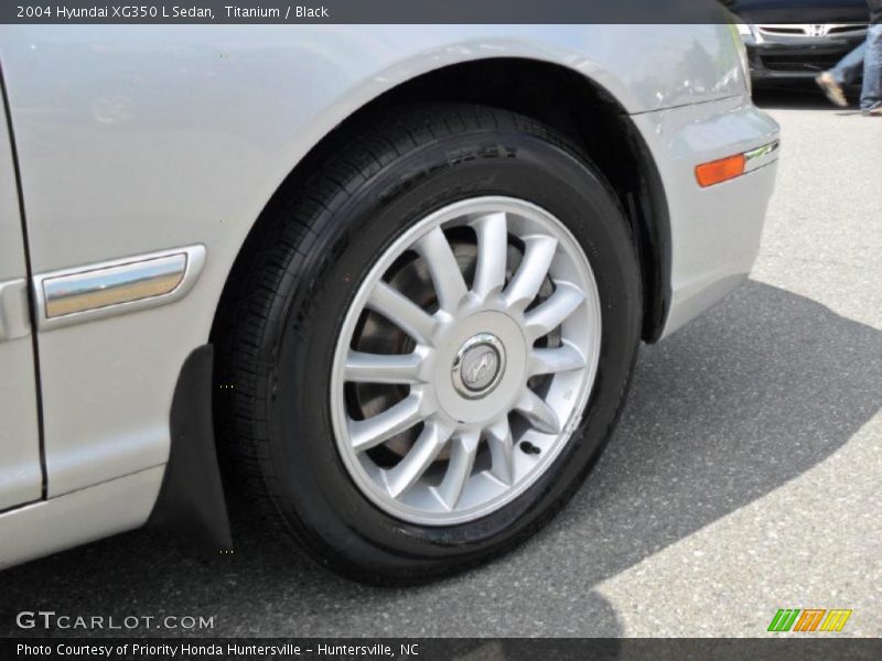 Titanium / Black 2004 Hyundai XG350 L Sedan