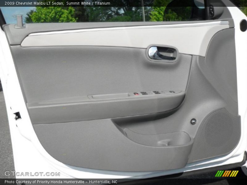 Summit White / Titanium 2009 Chevrolet Malibu LT Sedan
