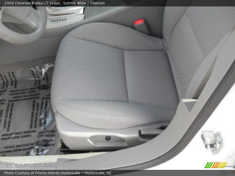 Summit White / Titanium 2009 Chevrolet Malibu LT Sedan