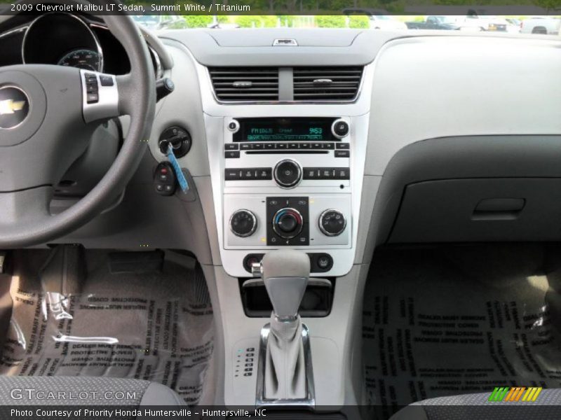 Summit White / Titanium 2009 Chevrolet Malibu LT Sedan
