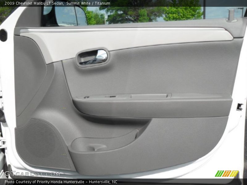 Summit White / Titanium 2009 Chevrolet Malibu LT Sedan