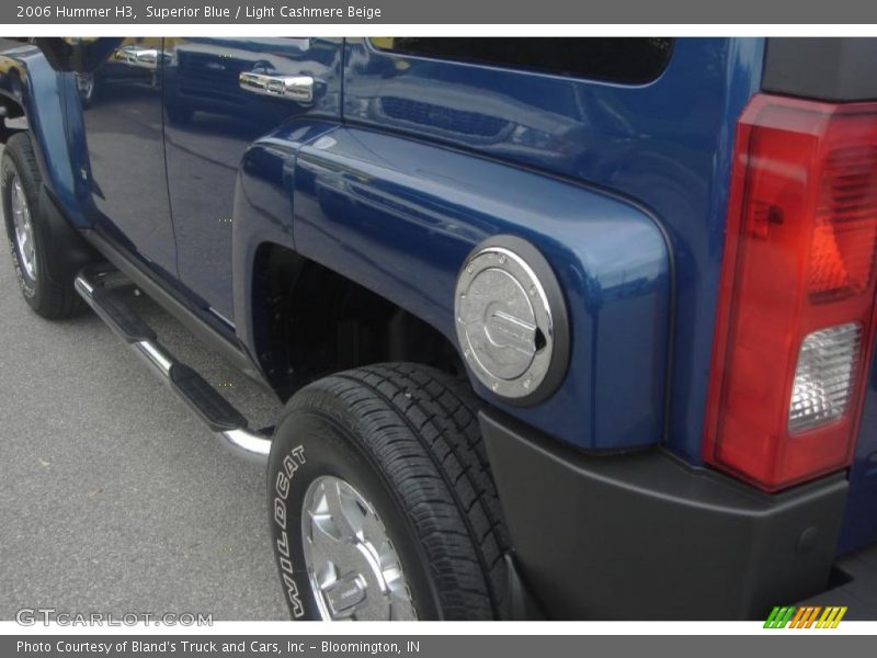 Superior Blue / Light Cashmere Beige 2006 Hummer H3