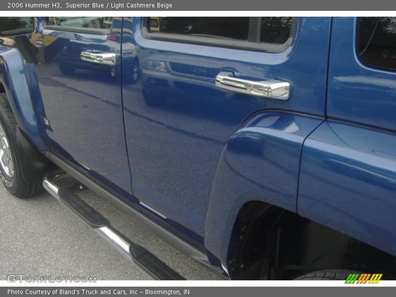 Superior Blue / Light Cashmere Beige 2006 Hummer H3