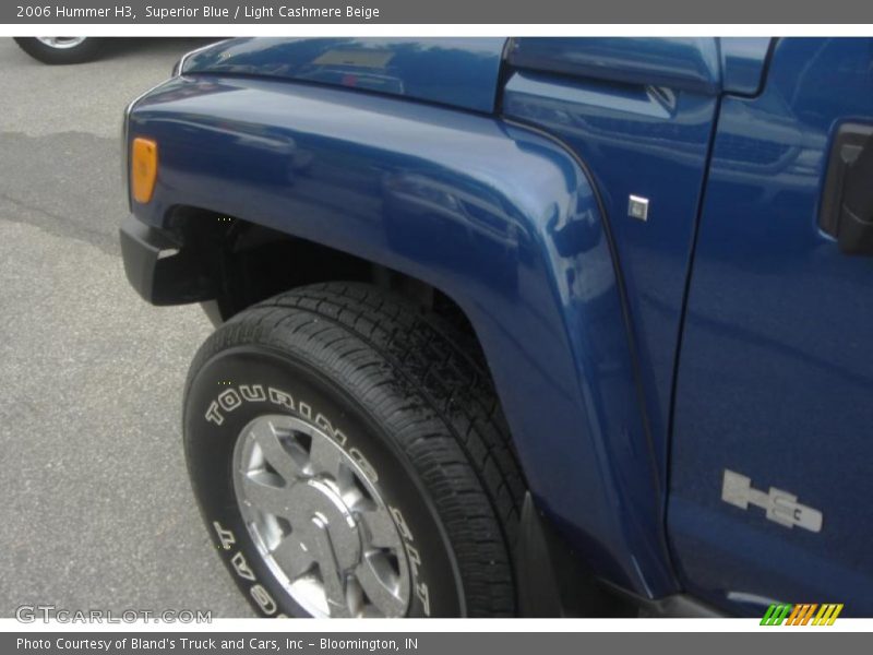Superior Blue / Light Cashmere Beige 2006 Hummer H3