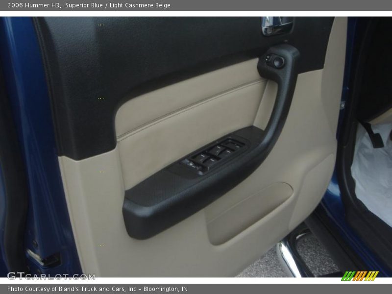 Superior Blue / Light Cashmere Beige 2006 Hummer H3
