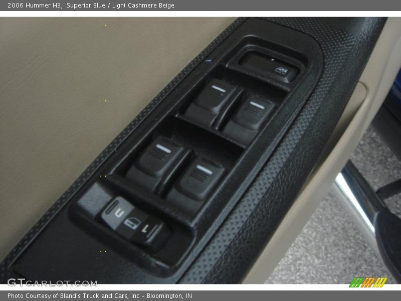 Superior Blue / Light Cashmere Beige 2006 Hummer H3