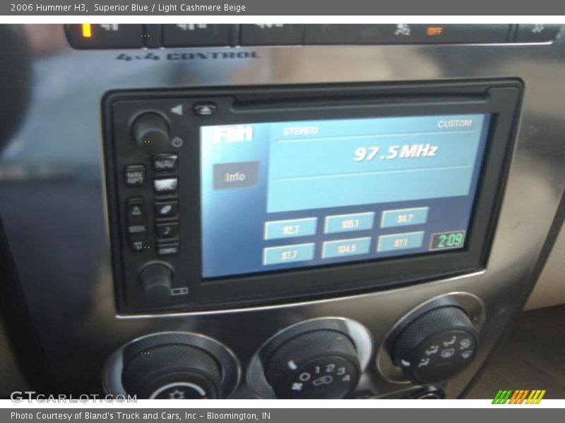 Superior Blue / Light Cashmere Beige 2006 Hummer H3