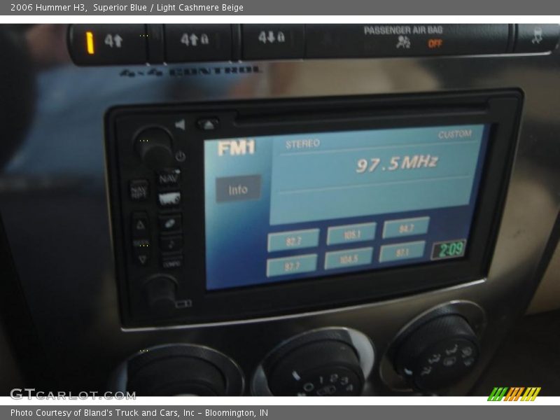 Superior Blue / Light Cashmere Beige 2006 Hummer H3