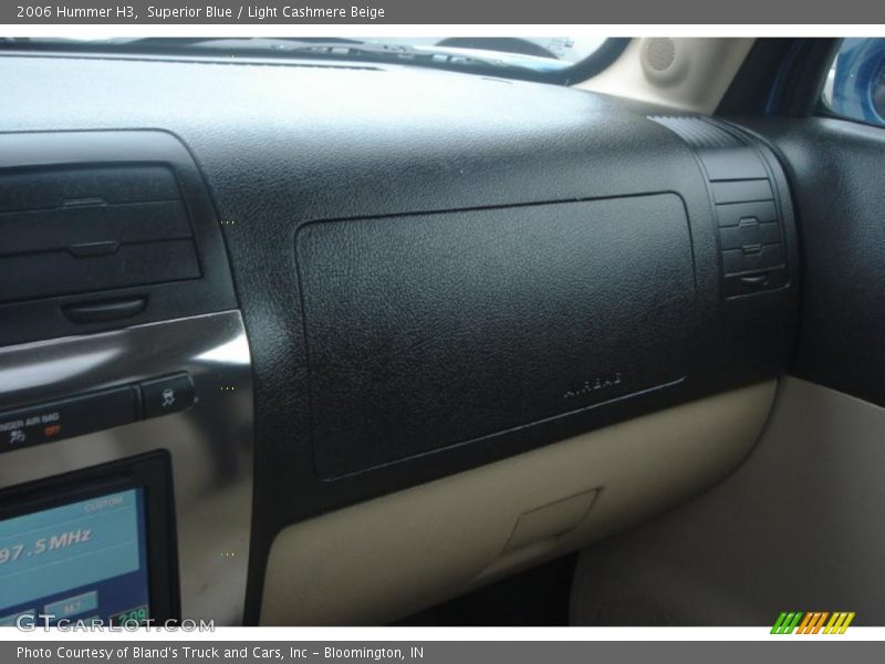 Superior Blue / Light Cashmere Beige 2006 Hummer H3