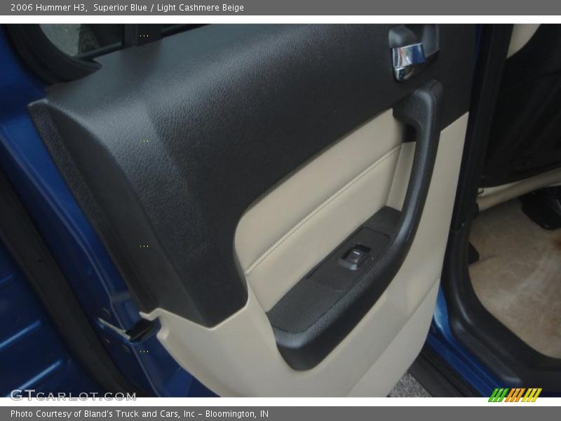 Superior Blue / Light Cashmere Beige 2006 Hummer H3