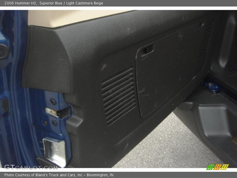 Superior Blue / Light Cashmere Beige 2006 Hummer H3