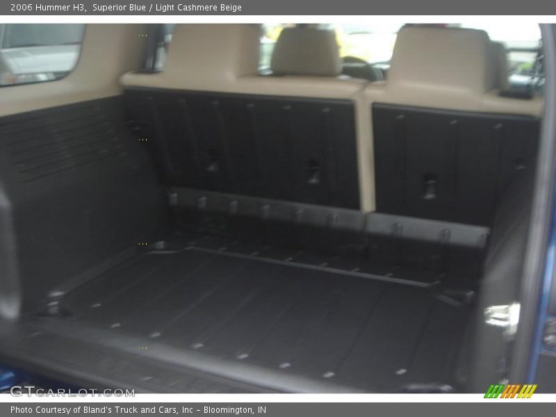Superior Blue / Light Cashmere Beige 2006 Hummer H3
