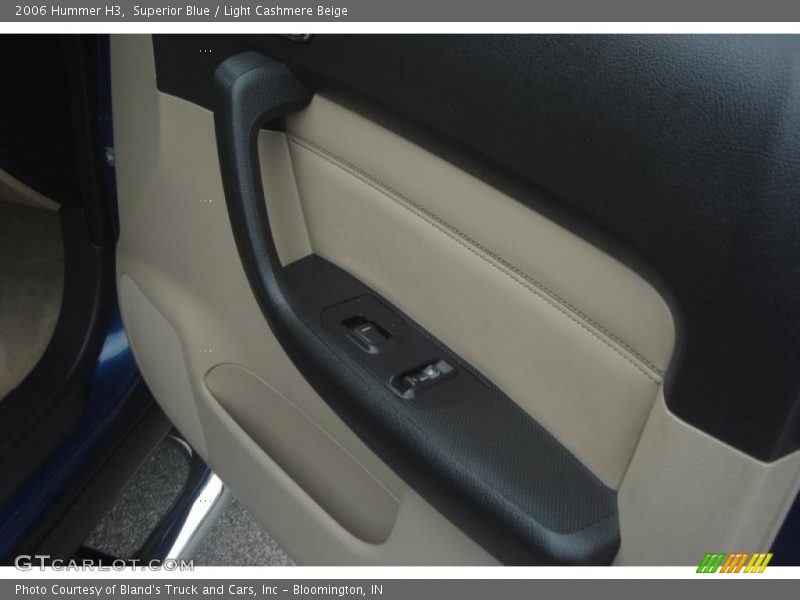 Superior Blue / Light Cashmere Beige 2006 Hummer H3