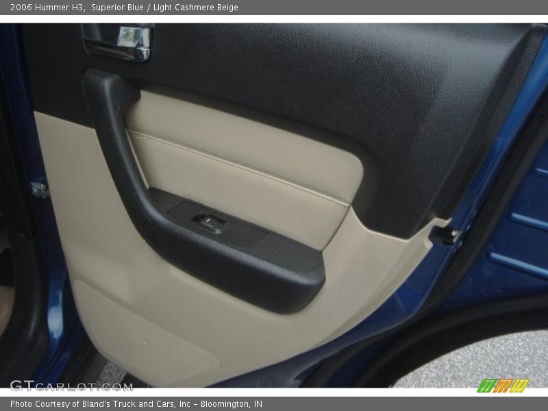 Superior Blue / Light Cashmere Beige 2006 Hummer H3