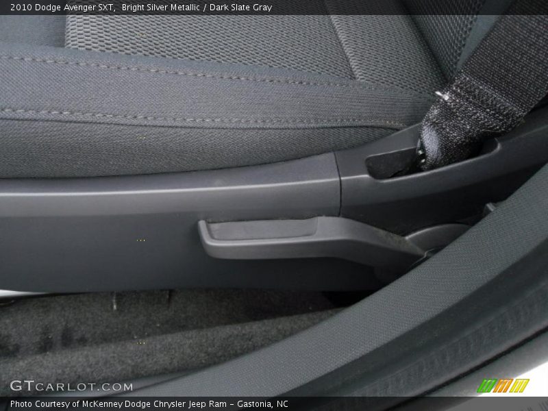 Bright Silver Metallic / Dark Slate Gray 2010 Dodge Avenger SXT