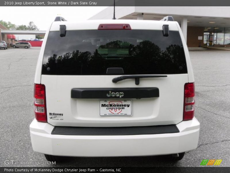 Stone White / Dark Slate Gray 2010 Jeep Liberty Sport