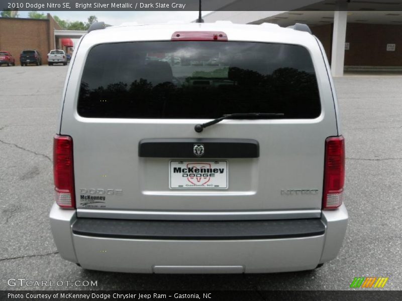 Bright Silver Metallic / Dark Slate Gray 2010 Dodge Nitro SE