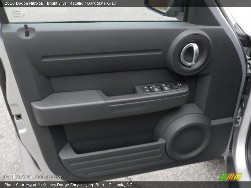 Bright Silver Metallic / Dark Slate Gray 2010 Dodge Nitro SE