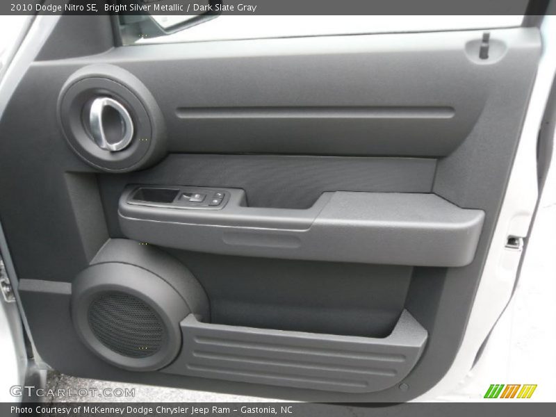 Bright Silver Metallic / Dark Slate Gray 2010 Dodge Nitro SE
