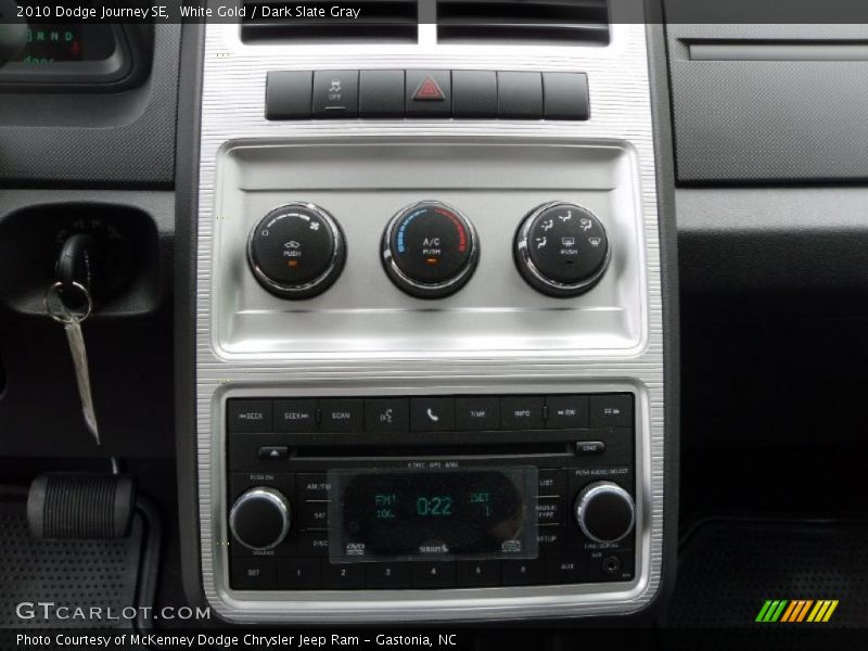 White Gold / Dark Slate Gray 2010 Dodge Journey SE