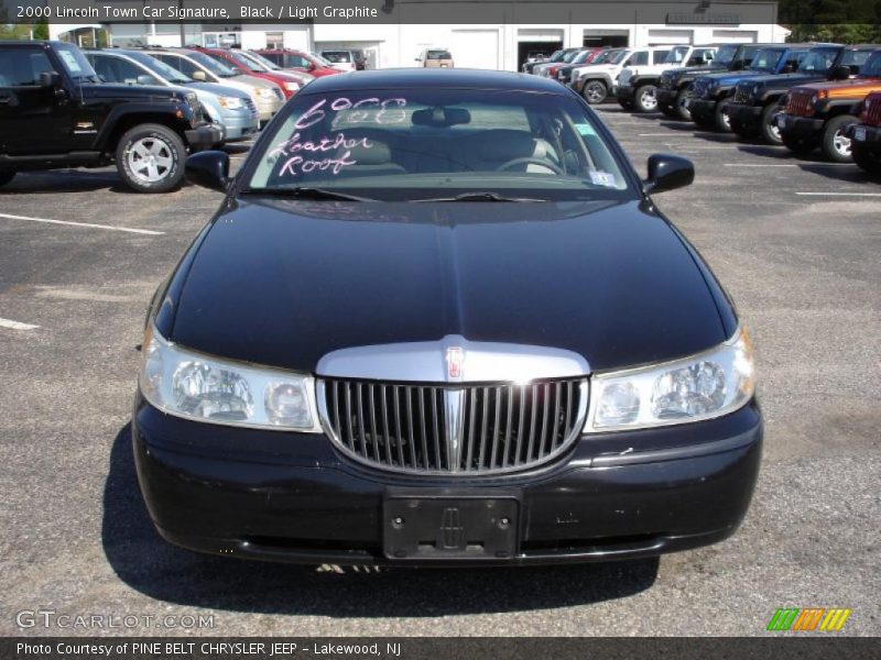 Black / Light Graphite 2000 Lincoln Town Car Signature