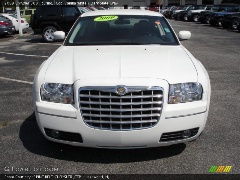 Cool Vanilla White / Dark Slate Gray 2009 Chrysler 300 Touring