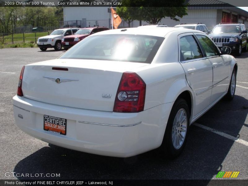 Cool Vanilla White / Dark Slate Gray 2009 Chrysler 300 Touring