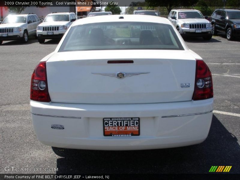 Cool Vanilla White / Dark Slate Gray 2009 Chrysler 300 Touring