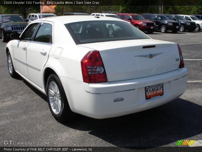 Cool Vanilla White / Dark Slate Gray 2009 Chrysler 300 Touring
