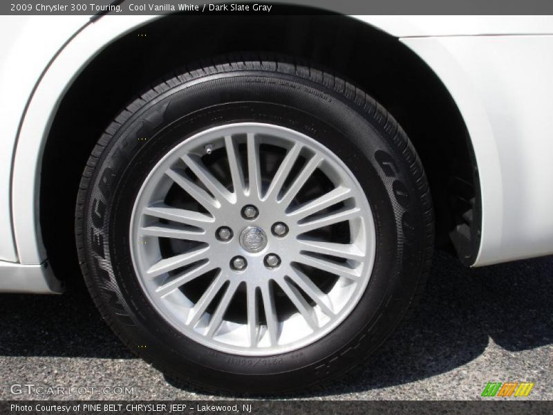 Cool Vanilla White / Dark Slate Gray 2009 Chrysler 300 Touring