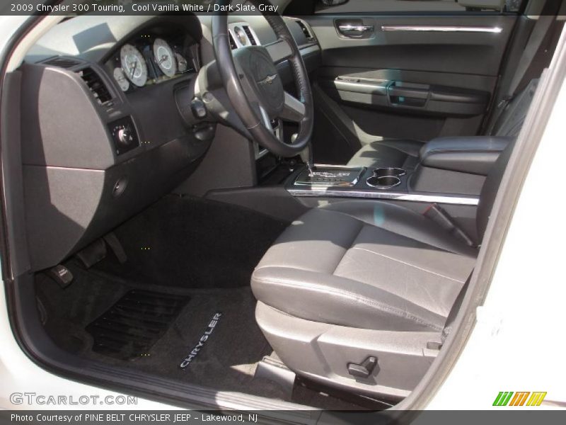 Cool Vanilla White / Dark Slate Gray 2009 Chrysler 300 Touring