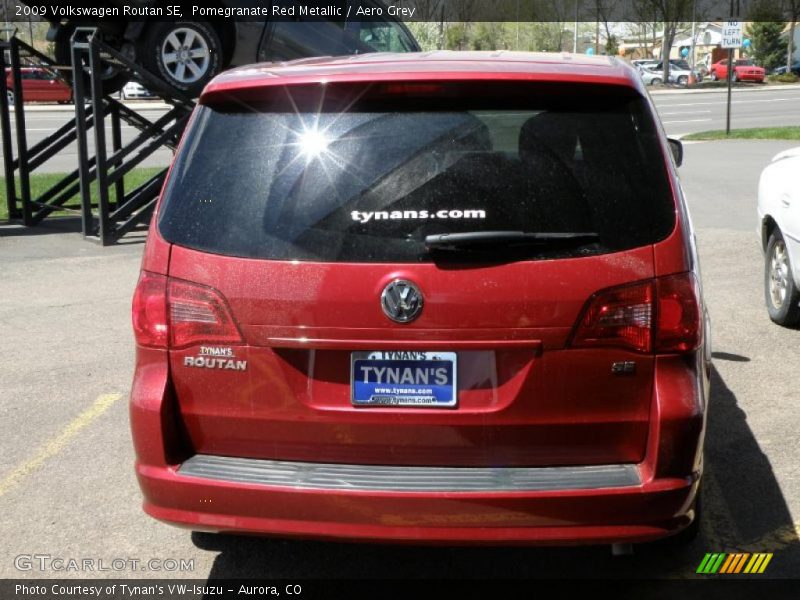 Pomegranate Red Metallic / Aero Grey 2009 Volkswagen Routan SE