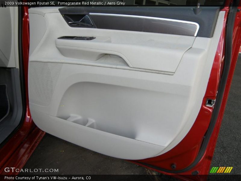 Pomegranate Red Metallic / Aero Grey 2009 Volkswagen Routan SE