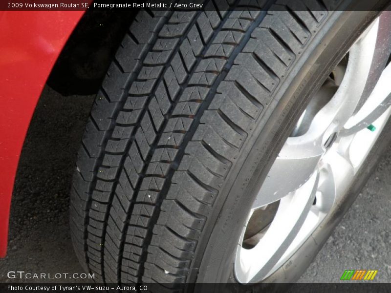 Pomegranate Red Metallic / Aero Grey 2009 Volkswagen Routan SE