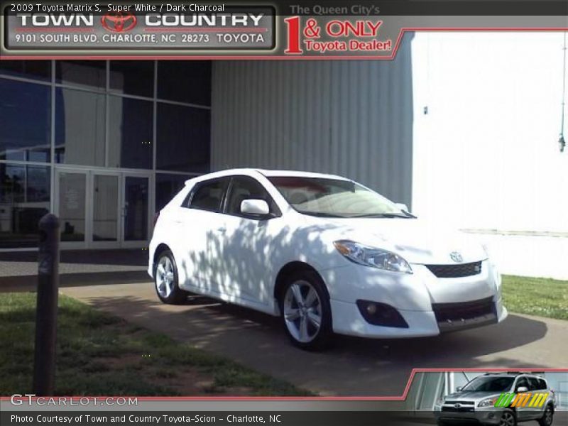 Super White / Dark Charcoal 2009 Toyota Matrix S
