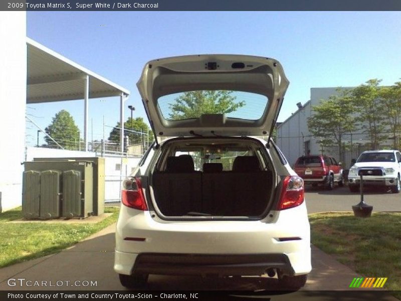 Super White / Dark Charcoal 2009 Toyota Matrix S