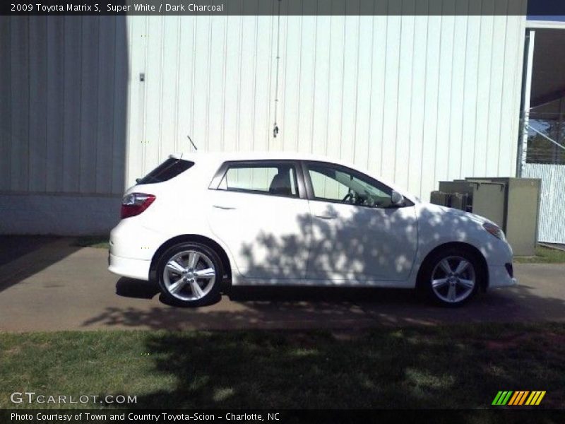 Super White / Dark Charcoal 2009 Toyota Matrix S