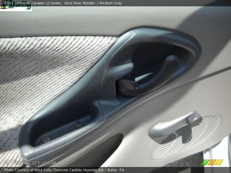 Ultra Silver Metallic / Medium Gray 2001 Chevrolet Cavalier LS Sedan